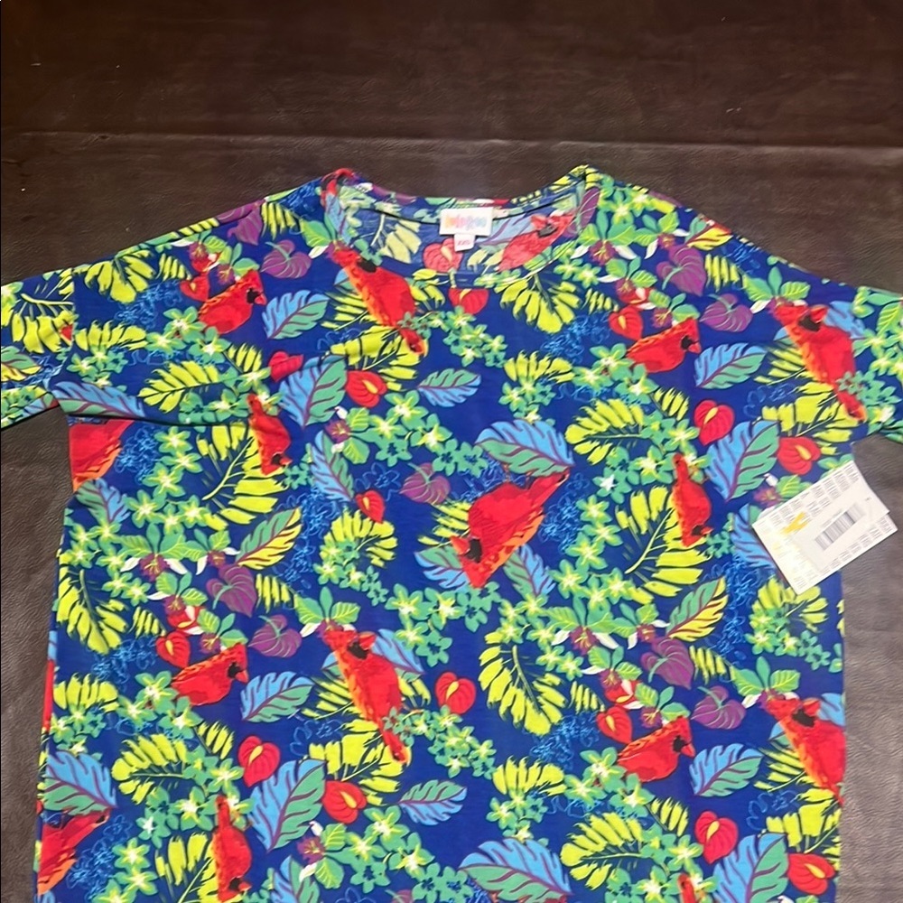 NWT LuLaRoe Colorful Bird Cardinal Leaf Pattern T-Shirt